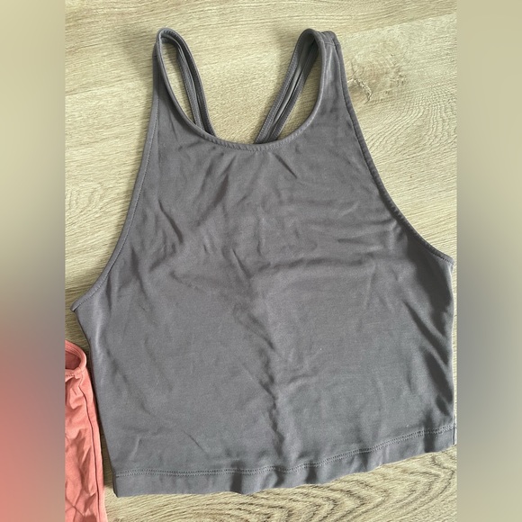2 FOR 1 ✨ GENTLE FAWN MEDIUM CROPPED TANKS ✨ NWT - Picture 2 of 8